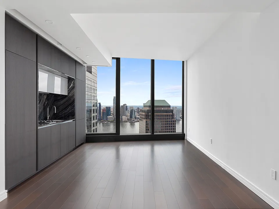 125 Greenwich St #65F