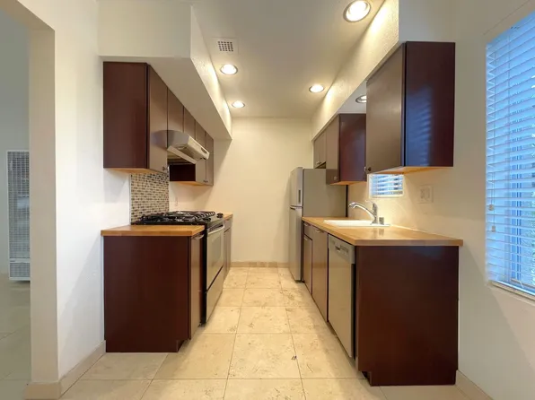 2290 S Palm Canyon Dr Unit 101, Palm Springs, CA 92264