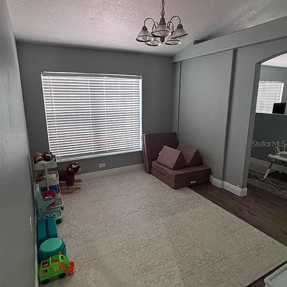 1004 Chateau Cir — Photo 8