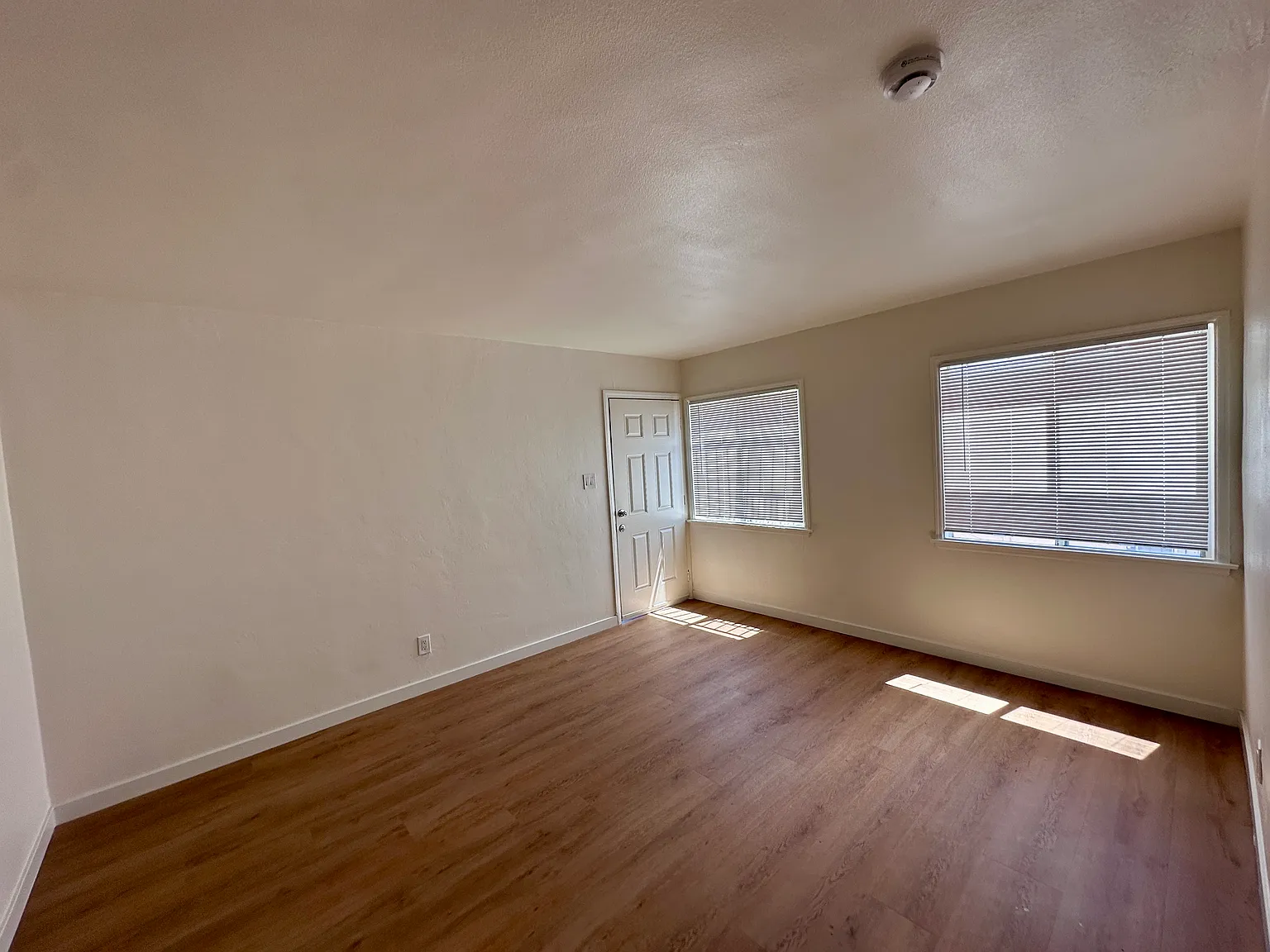1 bed, $1,900 — Photo 2