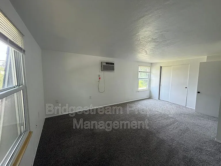 146 Forest St — Photo 6