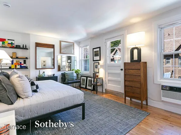 10 Station Sq APT R34, Forest Hills Gardens, NY 11375