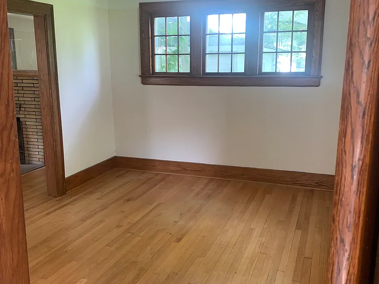 1317 Wells St — Photo 12