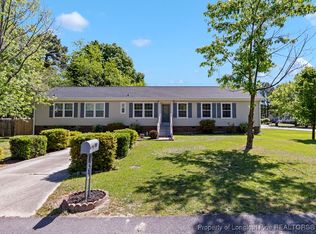 209 Woodbridge Dr, Spring Lake, NC 28390