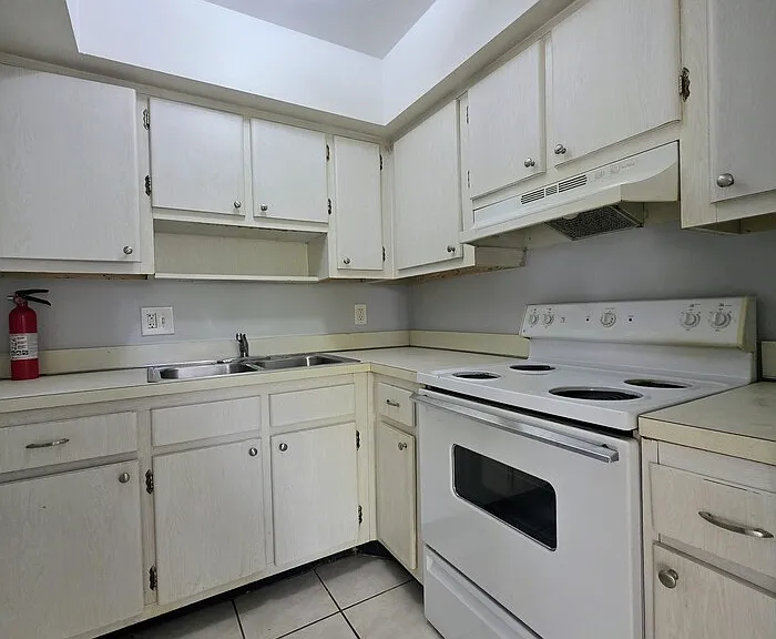 1830 Maravilla Ave #510 — Photo 10