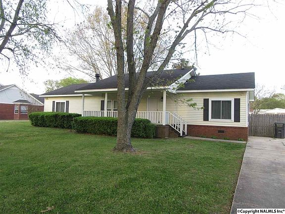 2nd image of 33 Dee Ann Rd