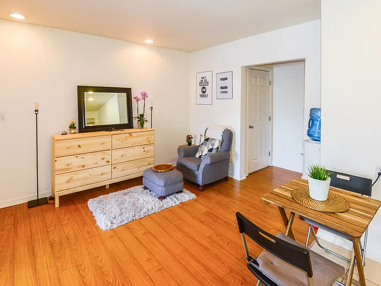 1807 N Wilton Pl #B2 — Photo 9