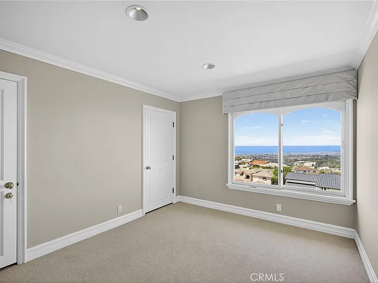 49 Cambria Dr — Photo 44