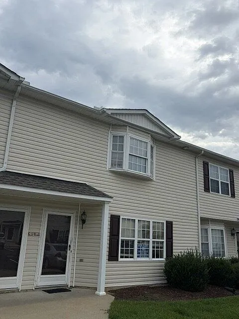 2128 Flagstone Ct #G2