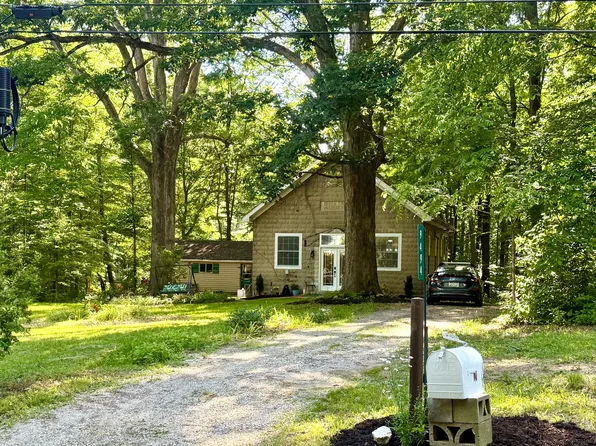 9494 N Lick Creek Rd, Morgantown, IN 46160