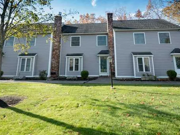 27 Downing Ct, Exeter, NH 03833