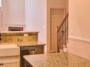 33 Ordelia Ln, Round Lake, NY 12151