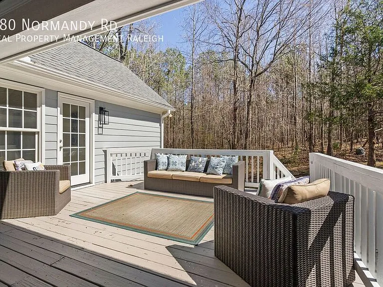 180 Normandy Rd — Photo 26