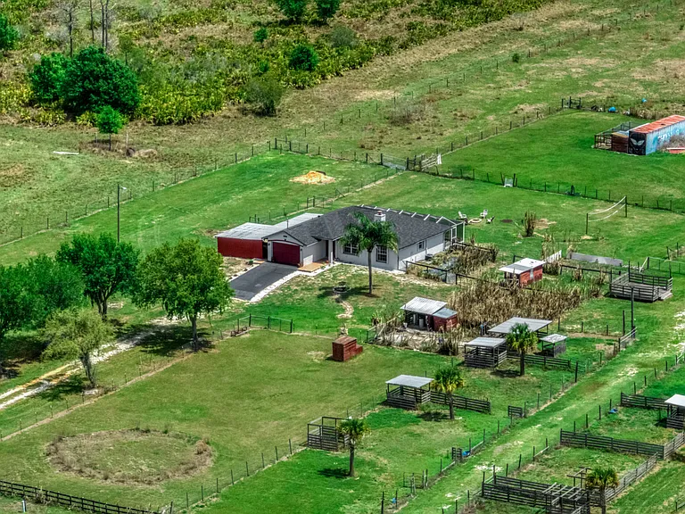 main house and surroundings