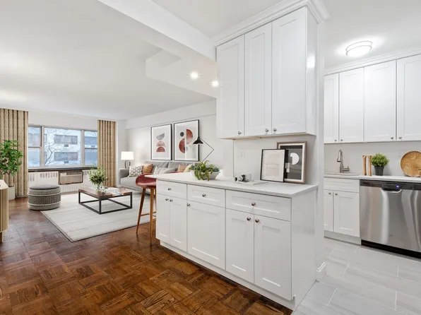 333 East 46th Street image 1 of 4