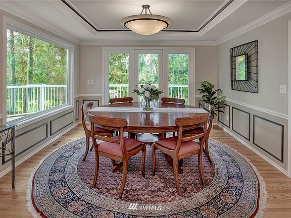 Dining room straight ahead