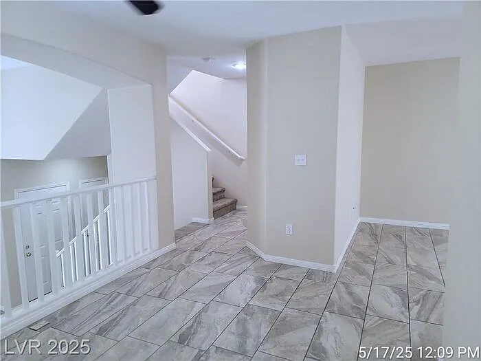 316 Fountain Crossing Ln — Photo 8