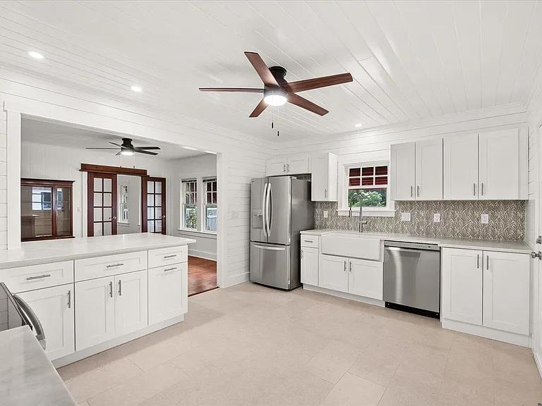 705 SE Stypmann Blvd — Photo 6