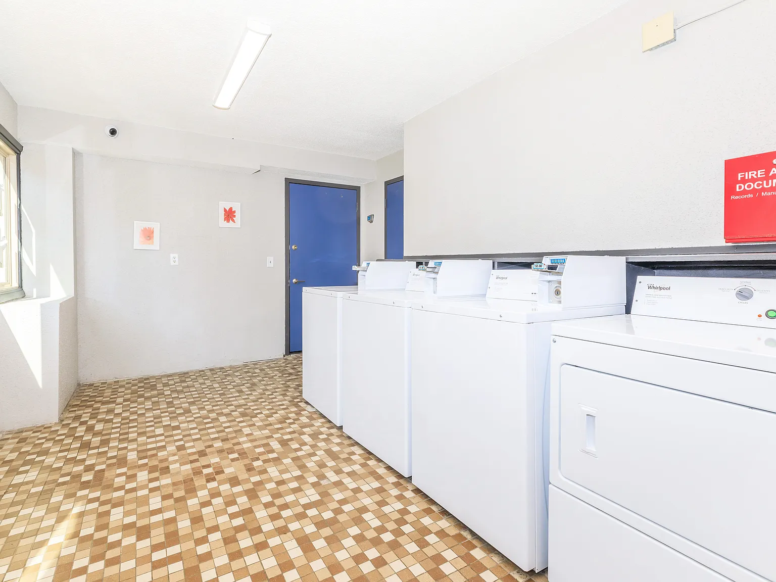 Meadow Park Apartments — Photo 2