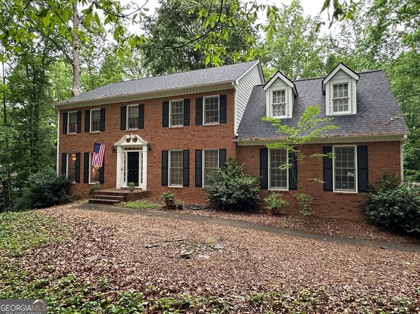 3741 Windhurst Dr SW, Lilburn, GA 30047