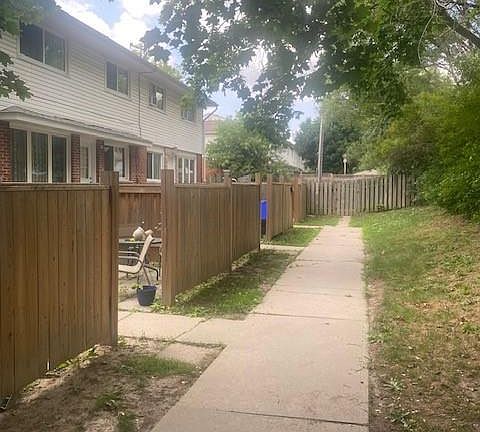 4th image of 58 Hazelglen Dr