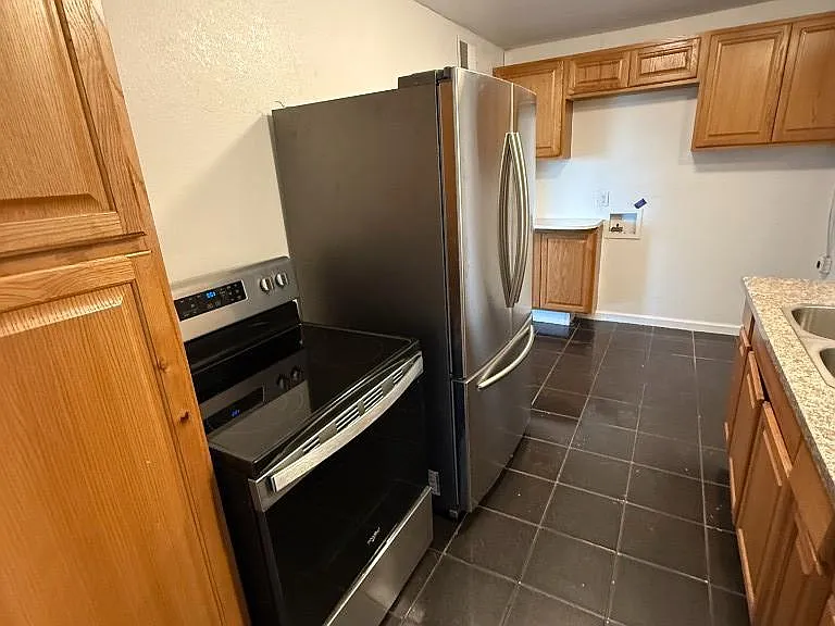 2921 W Moreland St — Photo 4