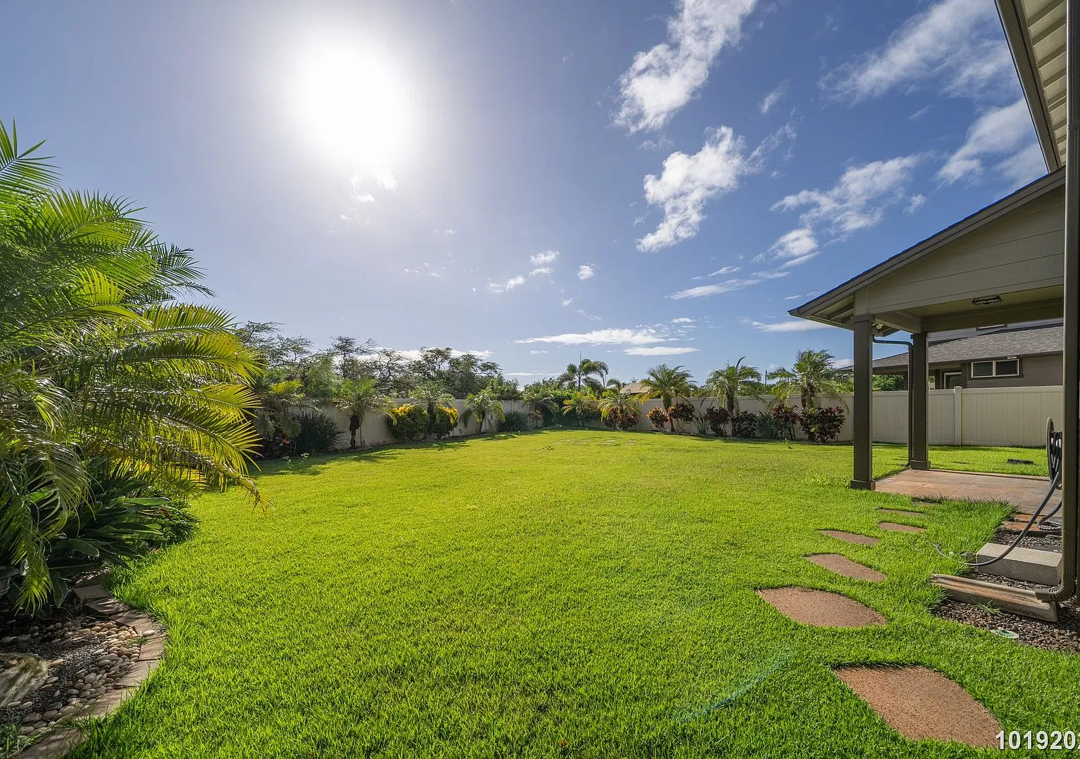 3BR Ewa Beach Home: Fenced Yard, 2-Car Garage, Central AC — Photo 4