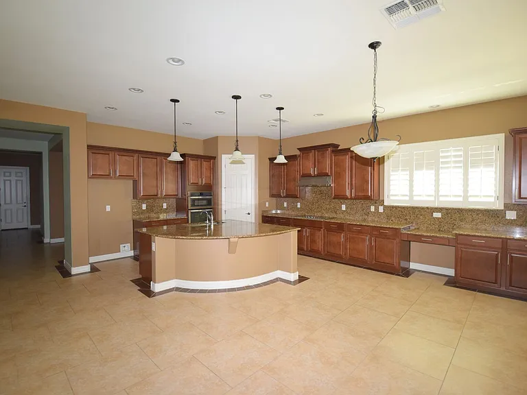 2192 E Coconino Pl — Photo 3