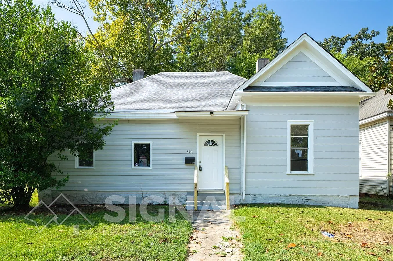 3 bed, 1.5 bath, 1409 sqft, $995 — Photo 1