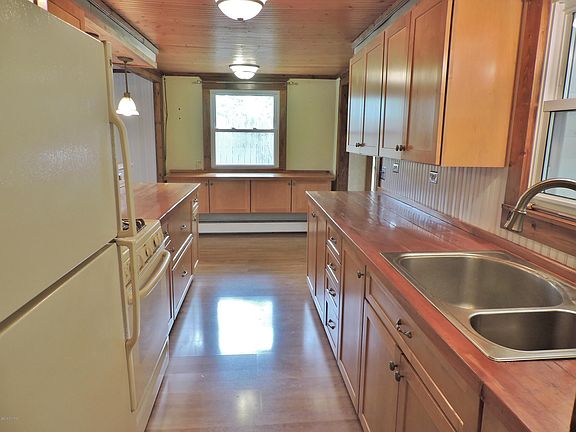 4th image of 11056 Riverview Dr