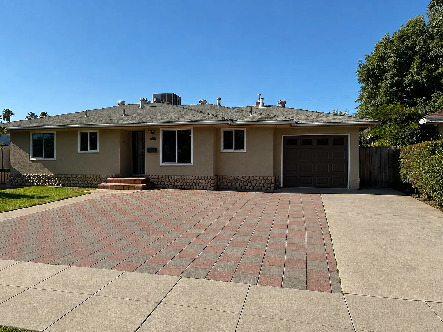 2 bed, 1018 sqft, $2,400 — Photo 1