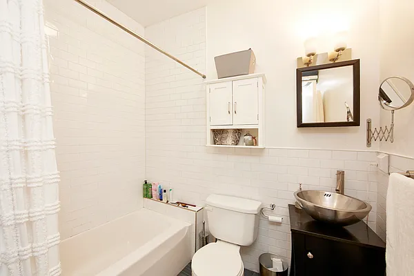 Rented by R New York | media 19