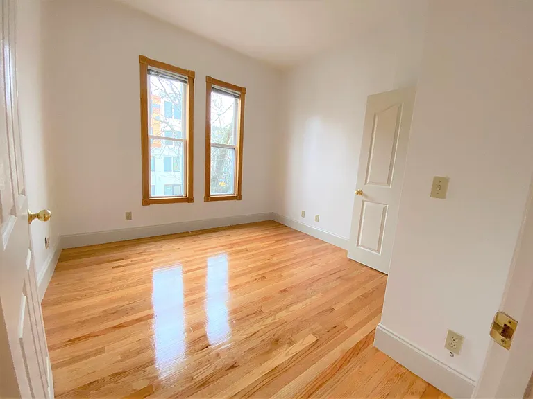 183 Columbia St #301 — Photo 6