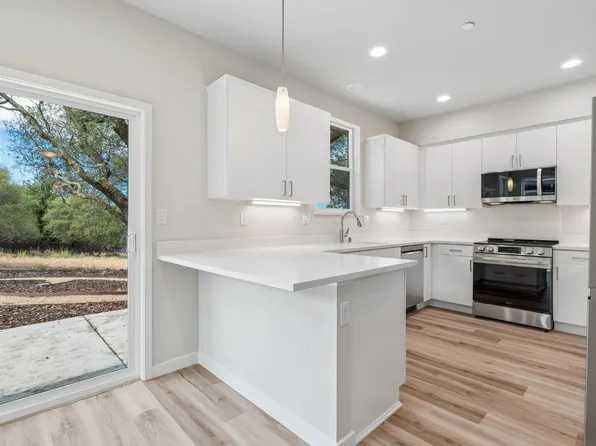 210 Lago Dr, Shingle Springs, CA 95682