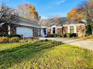 28 Winthrop New Rd, Sugar Grove, IL 60554