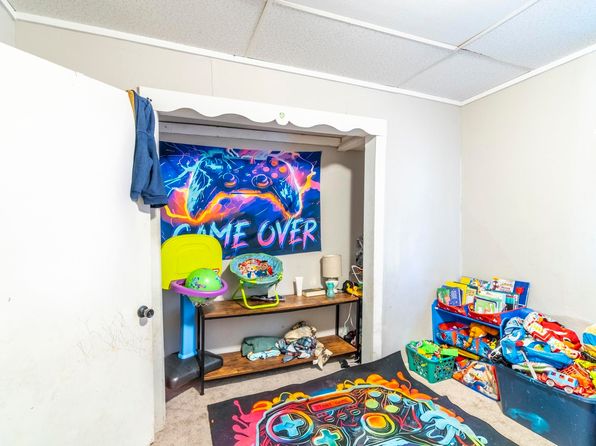 fort-wayne-indiana-73110478 picture