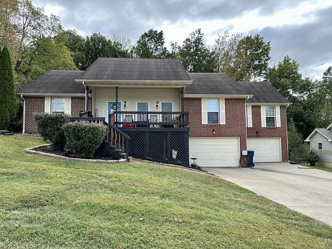 1st image of 120 Summer Shade Dr
