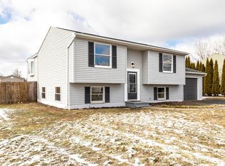 8445 Chinkapin Cir, Cicero, NY 13039