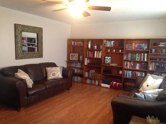 5th image of 51 E Valley Dr