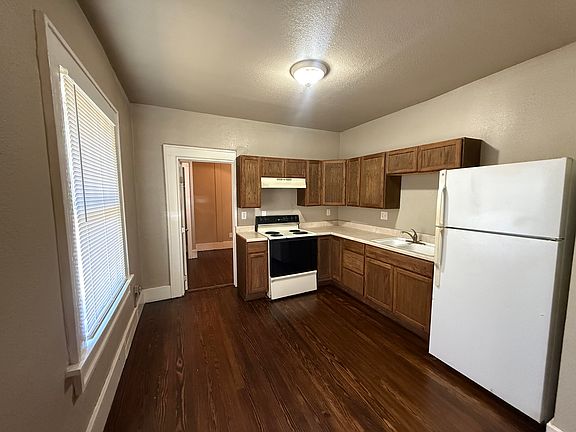 3rd image of 521 S 40th Ave W #A
