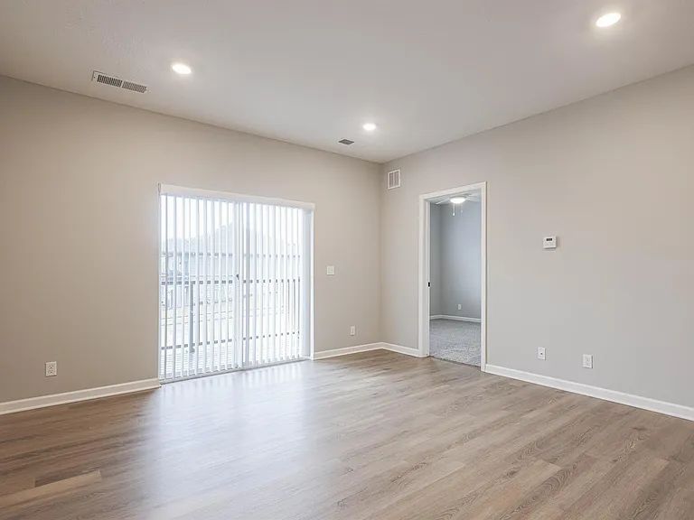 The Creek Apartments — Photo 32