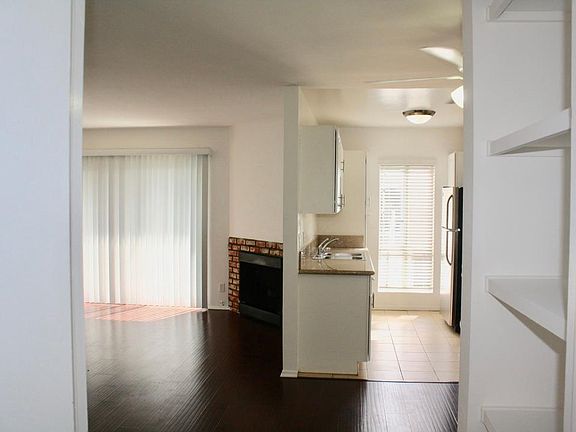 3rd image of 908 Granville Ave APT 8