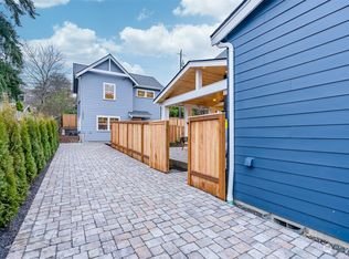 10061 Dibble Ave NW, Seattle, WA 98177