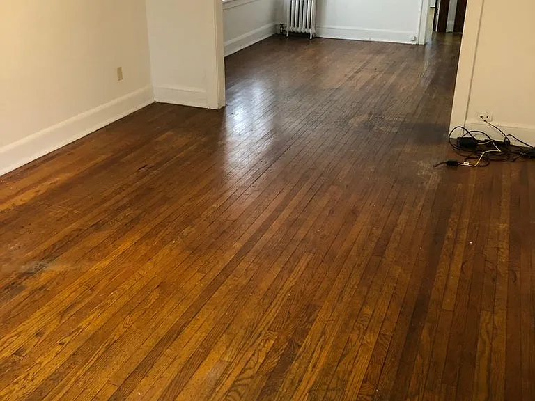 Newport Manor — Photo 4