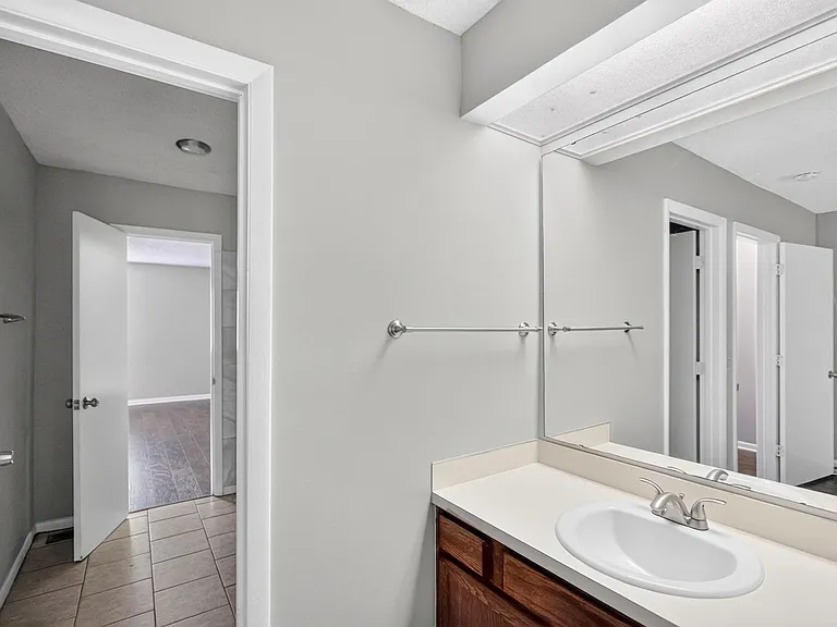 8471 Yadkin Cir #F — Photo 14