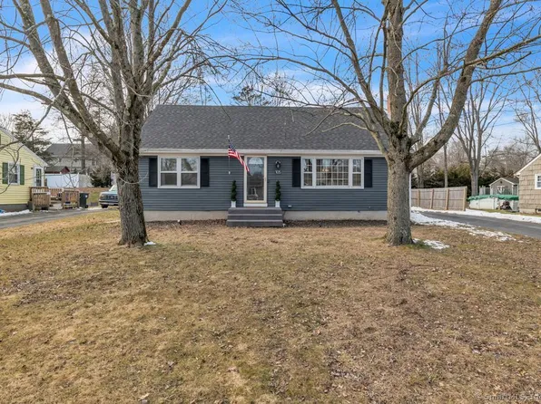 105 1st Street, Suffield, CT 06078
