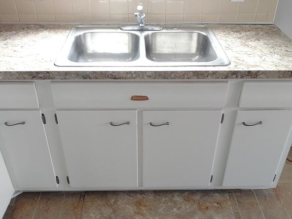 2nd image of 2535 Maplehurst Dr