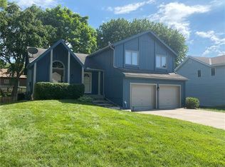 809 NE 41st St, Kansas City, MO 64116