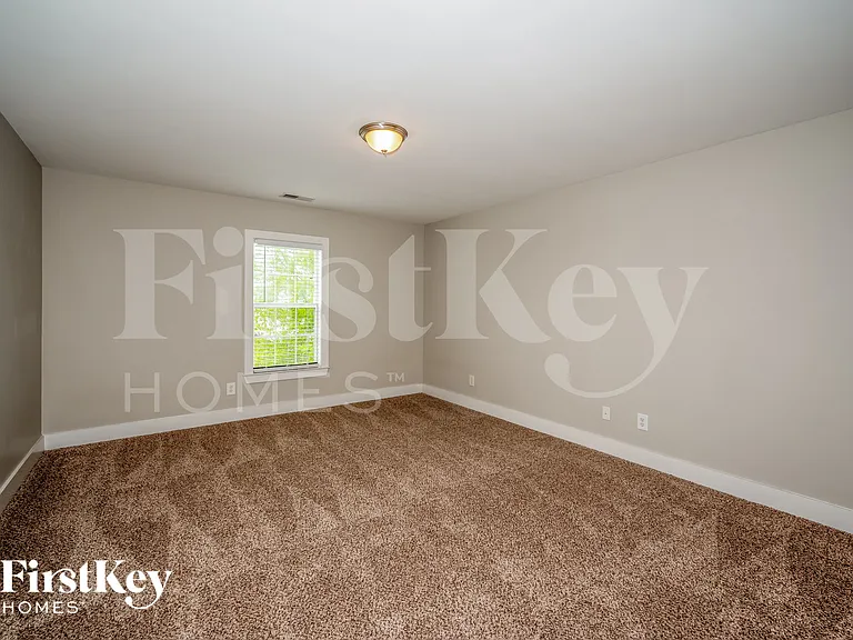4598 Clubview Dr — Photo 11