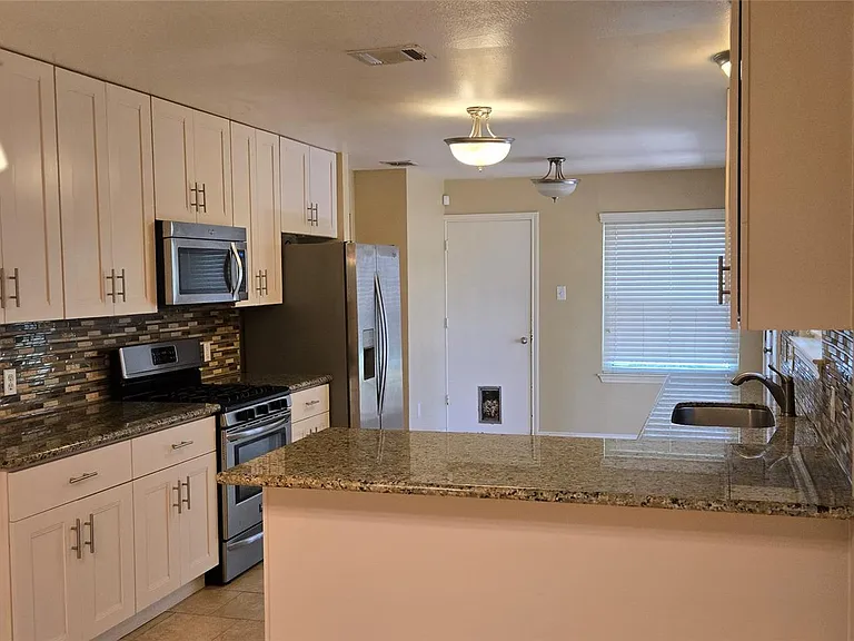 2800 Norfolk Dr — Photo 9